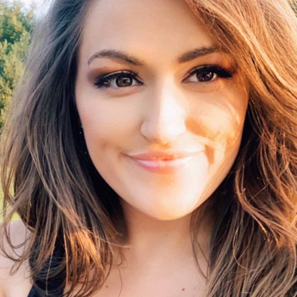 Meet your Posher, Emily